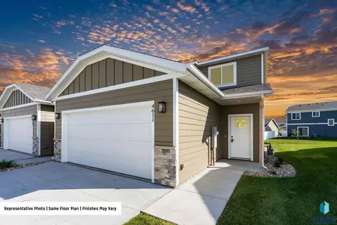 4617 E Whisper Ridge Pl, Sioux Falls, SD 57108