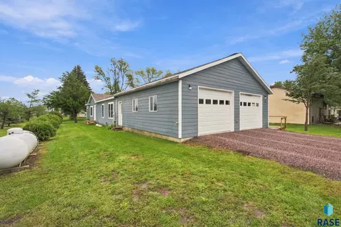 108 3rd Ave, Trent, SD 57065