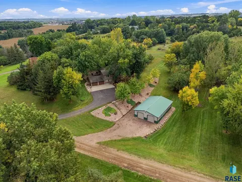 7505 Elston Pl Rd, Sioux Falls, SD 57107
