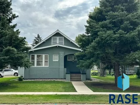 501 W Oak St, Beresford, SD 57004