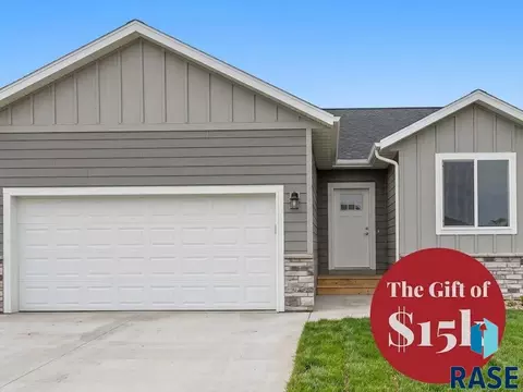 5808 W Cushman St, Sioux Falls, SD 57107