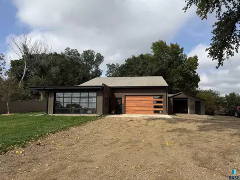 27038 459th Ave, Parker, SD 57053