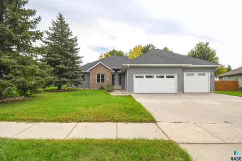 7505 W 15th St, Sioux Falls, SD 57106