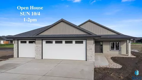 2412 S Saddle Ridge Dr, Sioux Falls, SD 57110