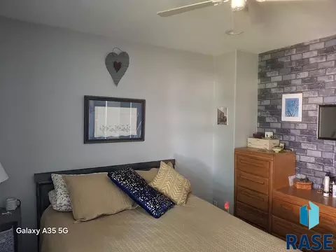 Bedroom - 504 W Ash St, Parkston, SD 57366 photo 1 of 7