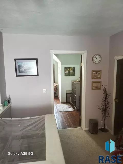 Bedroom - 504 W Ash St, Parkston, SD 57366 photo 4 of 7