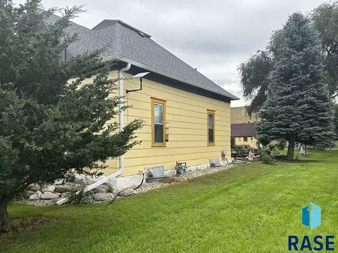 Other - 504 W Ash St, Parkston, SD 57366 photo 2 of 11