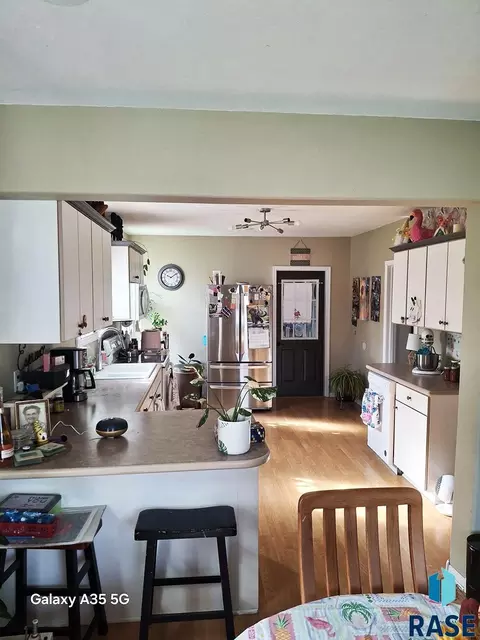 Kitchen - 504 W Ash St, Parkston, SD 57366 photo 3 of 3
