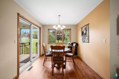 Dining - 25788 Packard Ln, Renner, SD 57055 photo 1 of 4