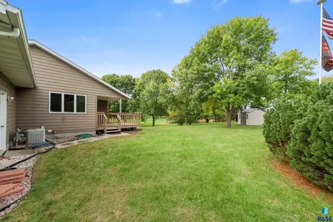 Exterior - 25788 Packard Ln, Renner, SD 57055 photo 9 of 14