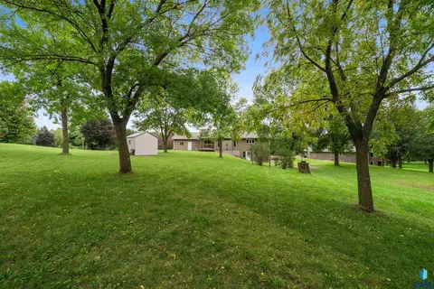 Exterior - 25788 Packard Ln, Renner, SD 57055 photo 12 of 14
