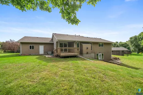 Exterior - 25788 Packard Ln, Renner, SD 57055 photo 4 of 14