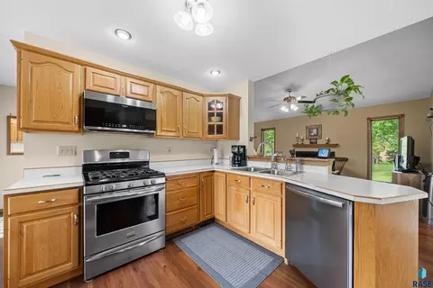 Kitchen - 25788 Packard Ln, Renner, SD 57055 photo 4 of 7