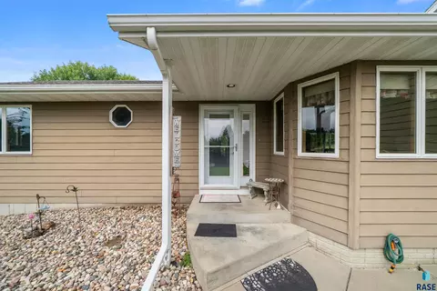 Exterior - 25788 Packard Ln, Renner, SD 57055 photo 3 of 14