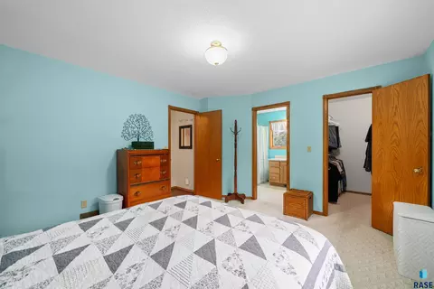 Bedroom - 25788 Packard Ln, Renner, SD 57055 photo 2 of 3