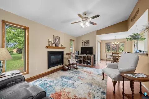 Living - 25788 Packard Ln, Renner, SD 57055 photo 1 of 4