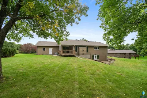 Exterior - 25788 Packard Ln, Renner, SD 57055 photo 8 of 14