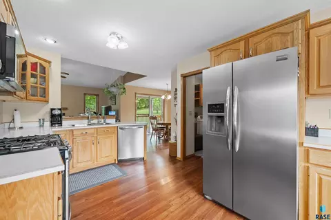 Kitchen - 25788 Packard Ln, Renner, SD 57055 photo 3 of 7