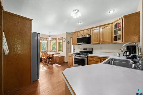 Kitchen - 25788 Packard Ln, Renner, SD 57055 photo 7 of 7