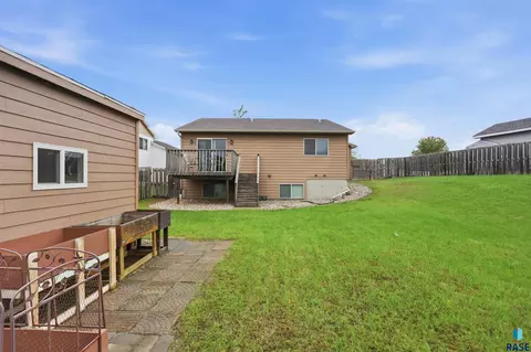 Exterior - 430 N Jenny Ave, Tea, SD 57064 photo 3 of 5
