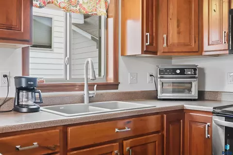 Kitchen - 430 N Jenny Ave, Tea, SD 57064 photo 4 of 5