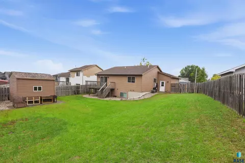 Exterior - 430 N Jenny Ave, Tea, SD 57064 photo 4 of 5