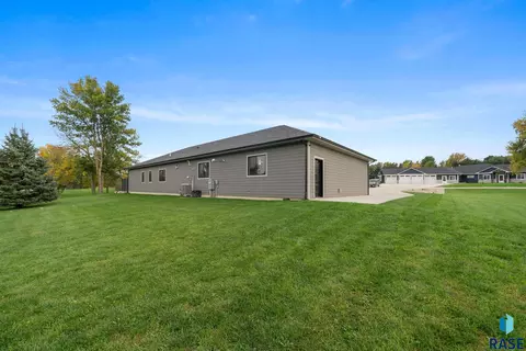 Exterior - 25641 Sherdean Trl, Renner, SD 57055 photo 16 of 24
