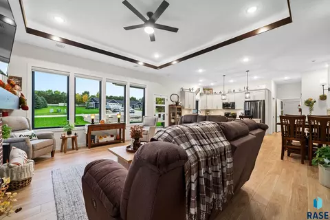 Living - 25641 Sherdean Trl, Renner, SD 57055 photo 5 of 6