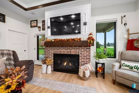 Living - 25641 Sherdean Trl, Renner, SD 57055 photo 1 of 6