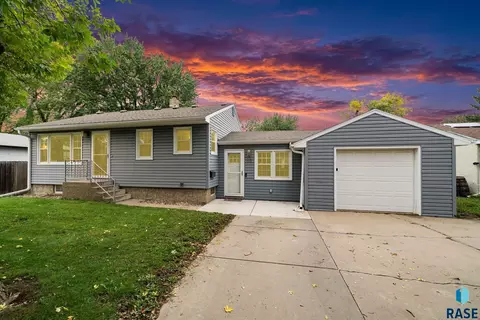 112 E 41st St, Sioux Falls, SD 57105
