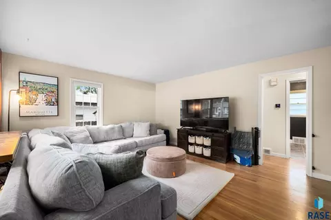 Living - 112 E 41st St, Sioux Falls, SD 57105 photo 2 of 4