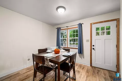 Entry Way - 112 E 41st St, Sioux Falls, SD 57105 photo 3 of 3