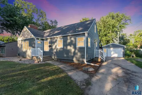 2916 S Walts Ave, Sioux Falls, SD 57105