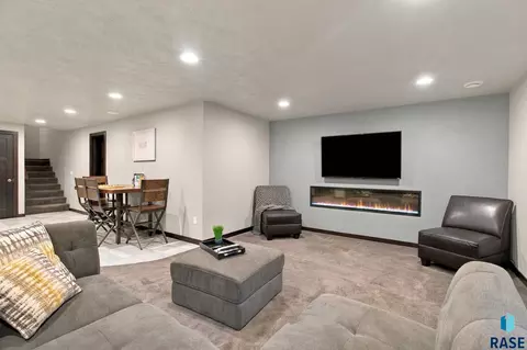 Living - 7601 S Ridgestone Dr, Sioux Falls, SD 57108 photo 4 of 4