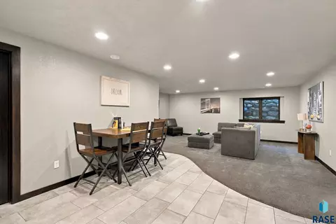 Dining - 7601 S Ridgestone Dr, Sioux Falls, SD 57108 photo 3 of 3