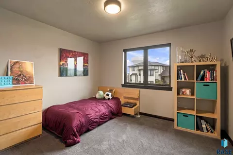 Bedroom - 7601 S Ridgestone Dr, Sioux Falls, SD 57108 photo 2 of 5