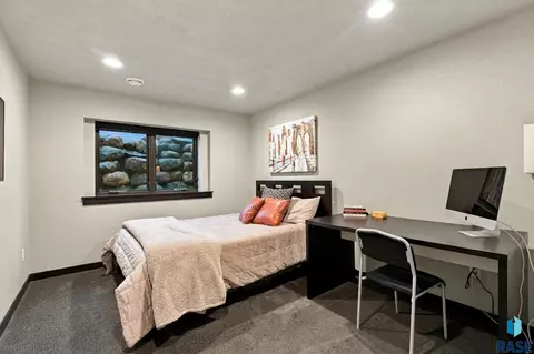 Bedroom - 7601 S Ridgestone Dr, Sioux Falls, SD 57108 photo 5 of 5