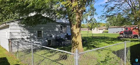 Exterior - 140 3rd St, Monroe, SD 57047 photo 3 of 4
