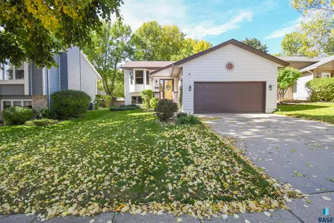 2901 S Pepper Ridge Ave, Sioux Falls, SD 57103