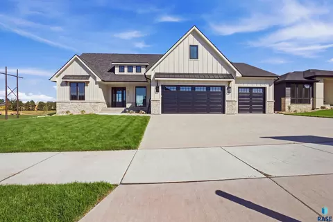 800 N Sylvan Dr, Sioux Falls, SD 57110