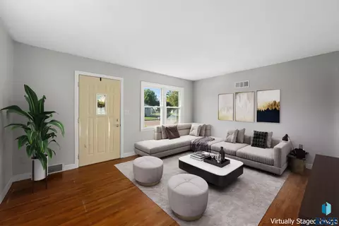 Living - 3208 S Phillips Ave, Sioux Falls, SD 57105 photo 1 of 5