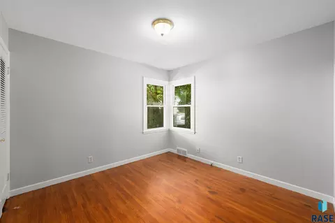 Bedroom - 3208 S Phillips Ave, Sioux Falls, SD 57105 photo 1 of 8