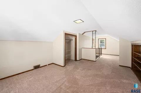 Bedroom - 3208 S Phillips Ave, Sioux Falls, SD 57105 photo 6 of 8