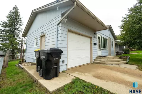 Exterior - 3204 E 15th St, Sioux Falls, SD 57103 photo 1 of 5
