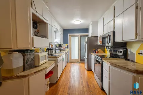 Kitchen - 3204 E 15th St, Sioux Falls, SD 57103 photo 1 of 3