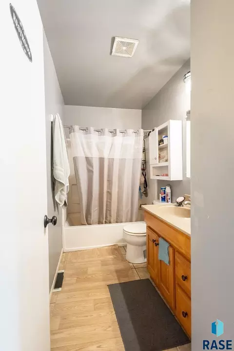 Bath - 3204 E 15th St, Sioux Falls, SD 57103 photo 1 of 4