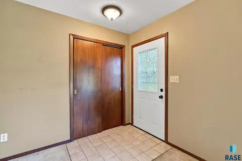 Entry Way - 406 Johnson Ave, Baltic, SD 57003 photo 1 of 2