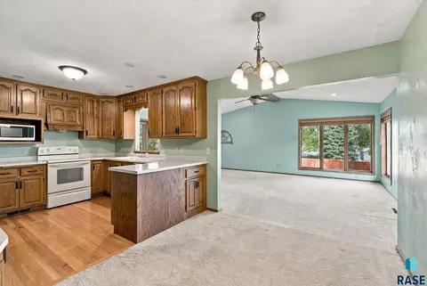 Living - 406 Johnson Ave, Baltic, SD 57003 photo 3 of 5