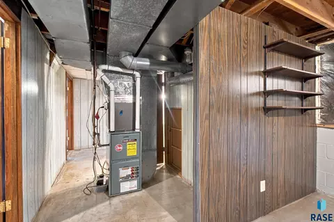 Entry Way - 406 Johnson Ave, Baltic, SD 57003 photo 2 of 2