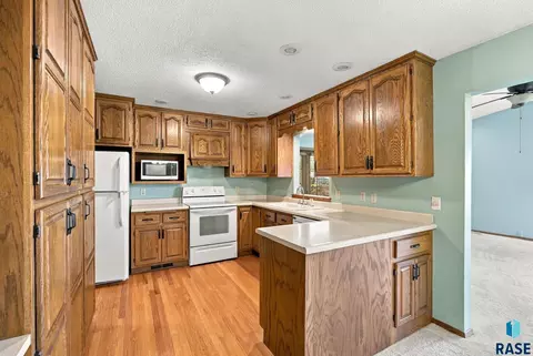 Kitchen - 406 Johnson Ave, Baltic, SD 57003 photo 1 of 3